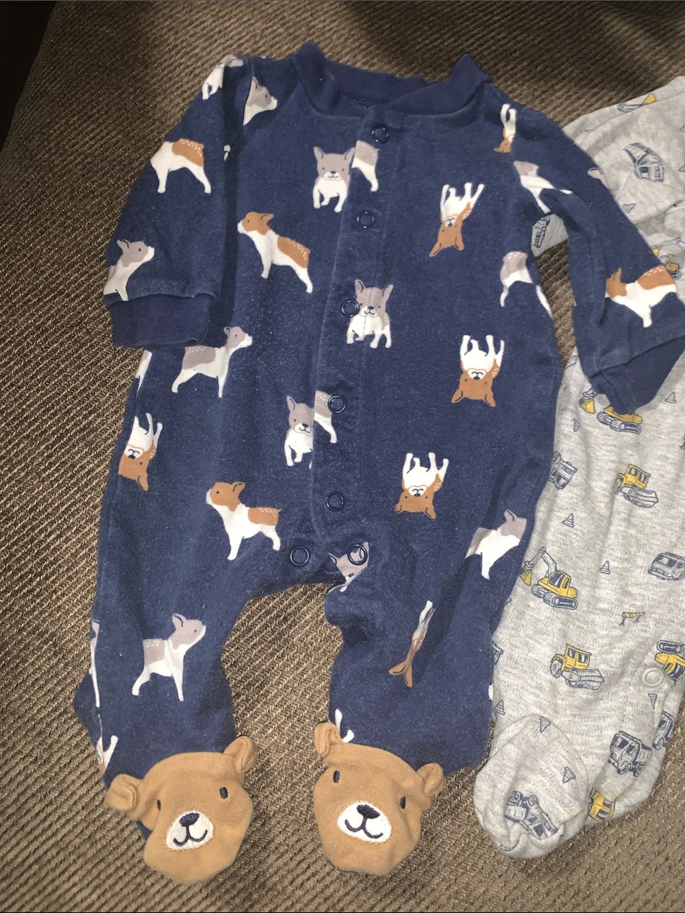 🐶🚛Carters Baby newborn sleepers 3pieces